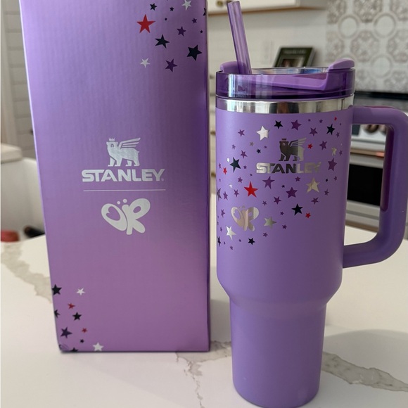 Olivia Rodrigo 💜 LIMITED RELEASE 40oz Stanley Tumbler ⭐️
Original box included! - Picture 2 of 9